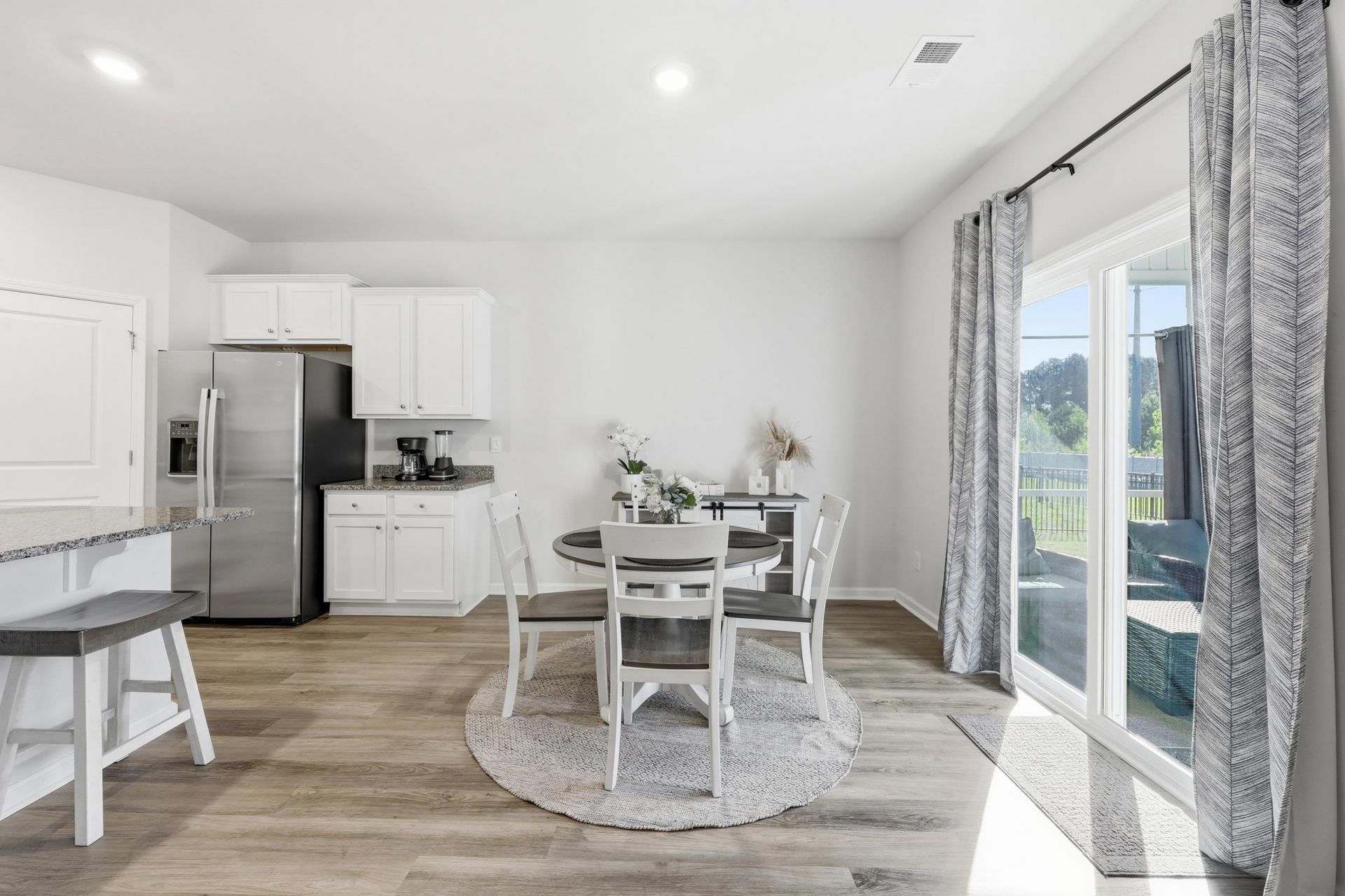 176 Londonshire Dr. Photo 6