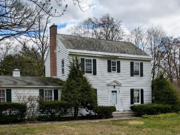 1556 Dean Street, Niskayuna, NY 12309