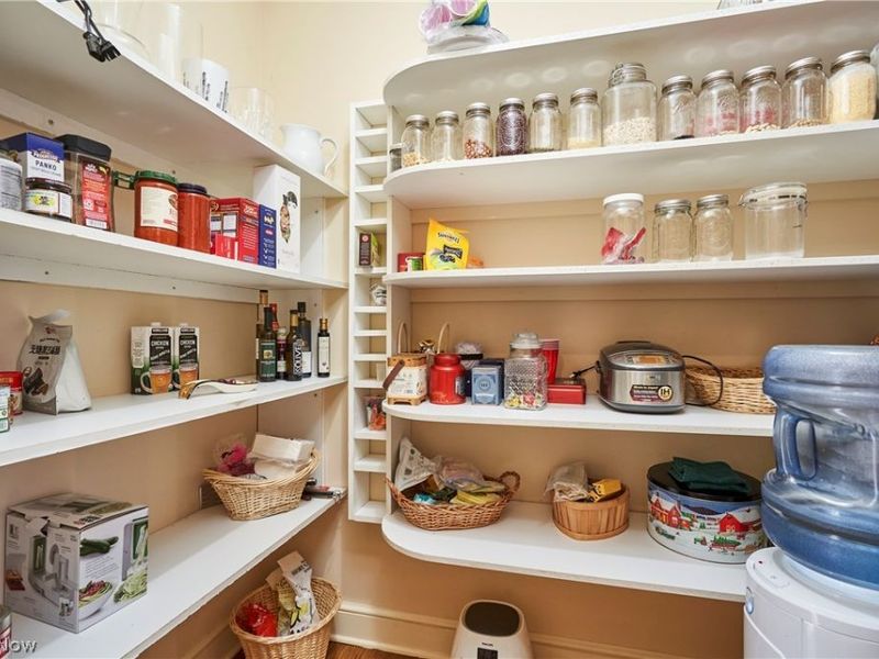 4705 Barnsleigh Drive, Bath, OH 44333 Photo 11