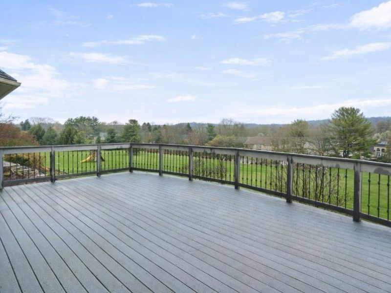 4705 Barnsleigh Drive, Bath, OH 44333 Photo 13