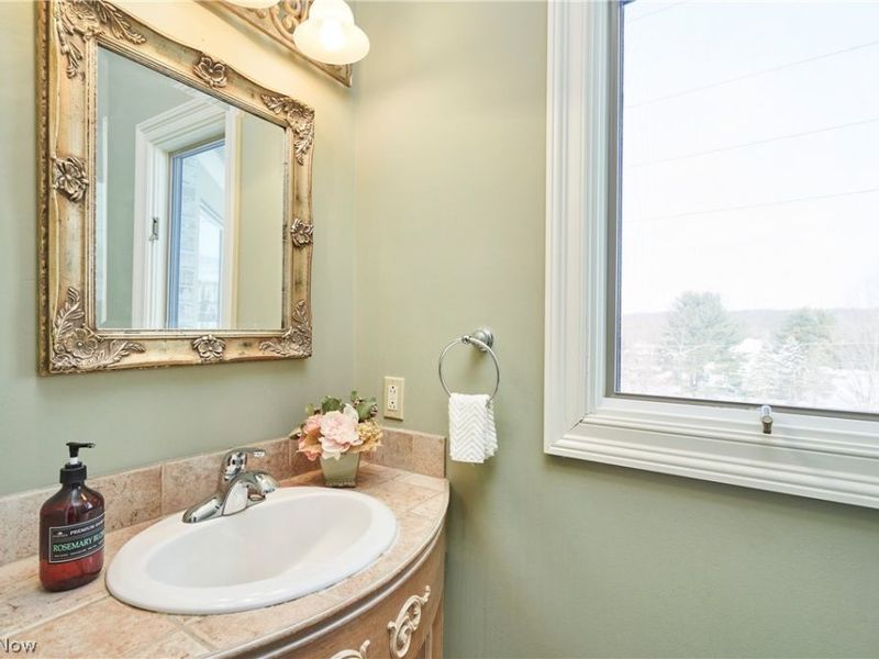 4705 Barnsleigh Drive, Bath, OH 44333 Photo 18