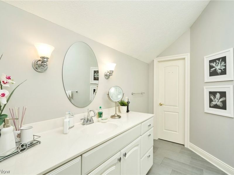 4705 Barnsleigh Drive, Bath, OH 44333 Photo 26