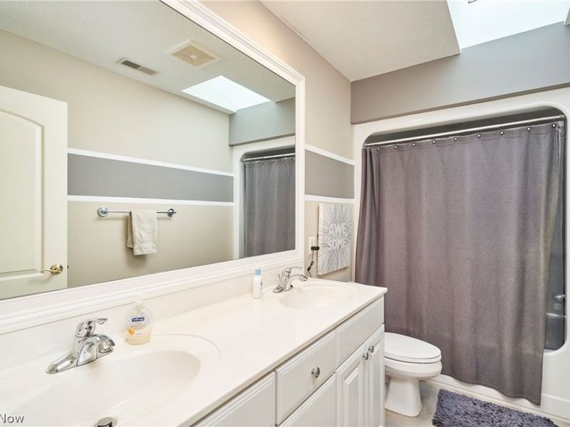 4705 Barnsleigh Drive, Bath, OH 44333 Photo 28