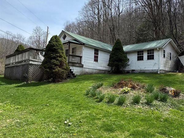 63 Jeffrey Franklin Lane, Newland, NC 28657