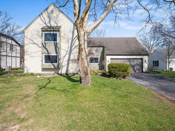 904 Apple Creek Drive, Perrysburg, OH 43551