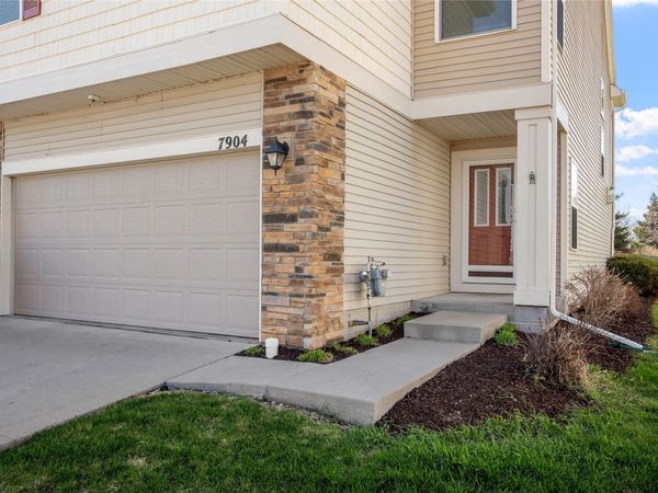 7904 Cottonwood Lane , West Des Moines, IA 50266