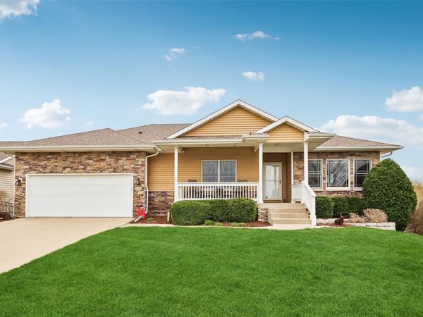 420 NE Cardinal Lane , Waukee, IA 50263