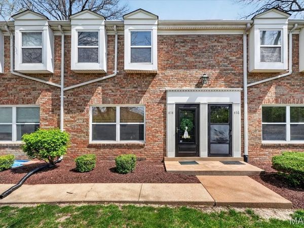 414 S Geyer Road, Kirkwood, MO 63122