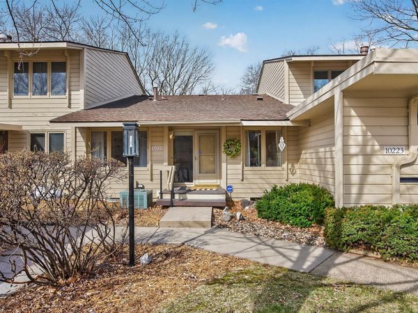 10223 Scarborough Road , Bloomington, MN 55437