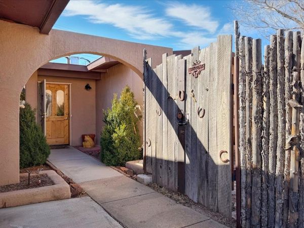 3312 Avenida Del Oro, Santa Fe, NM 87507