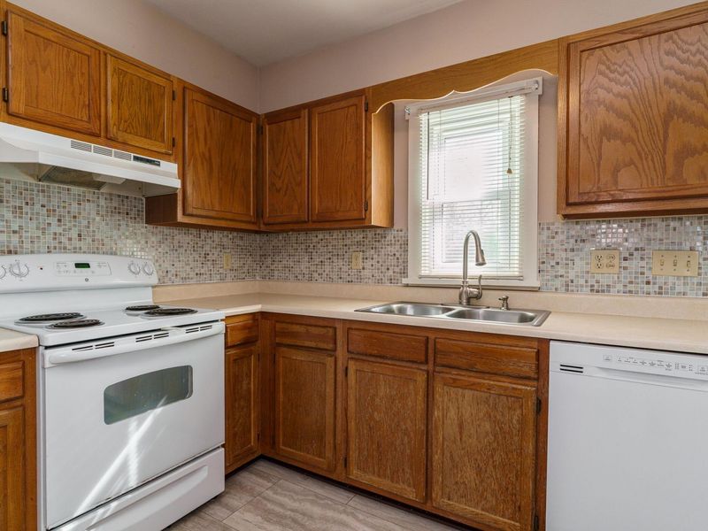 3068 Tremont Road , Columbus, OH 43221 Photo 13