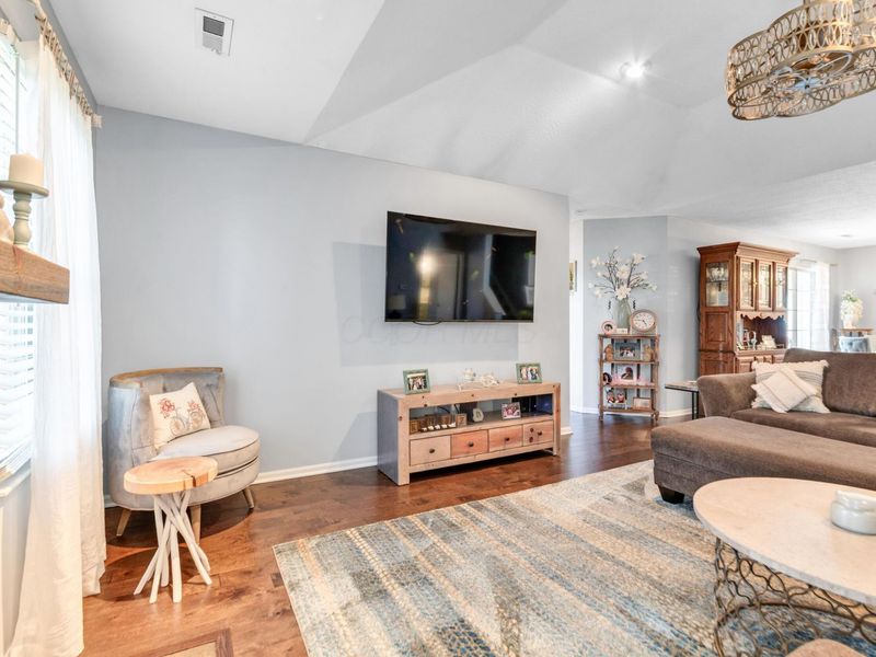 9472 Clermont Boulevard , Powell, OH 43065 Photo 7