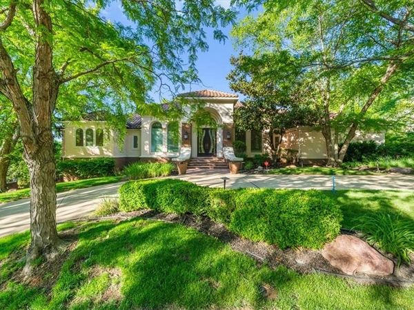 3104 W 117th Street, Leawood, KS 66211