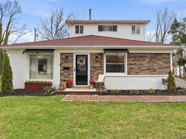 28042 Brentwood Street, Southfield, MI 48076