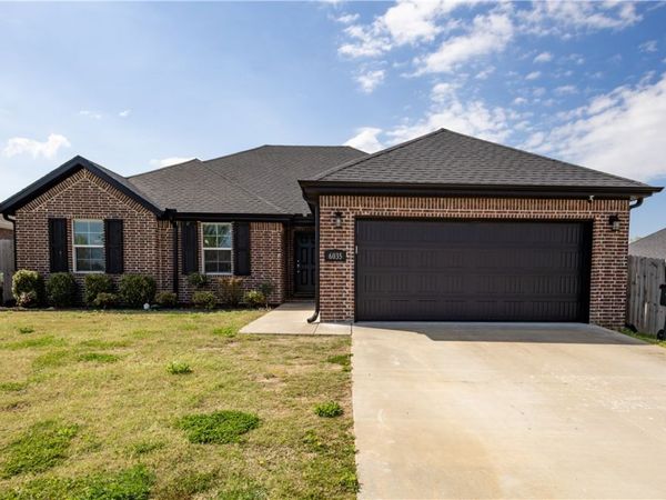 6035 Transit Street, Fayetteville, AR 72704