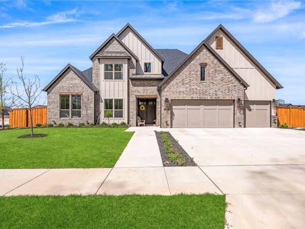 8805 W Milky Way, Bentonville, AR 72713