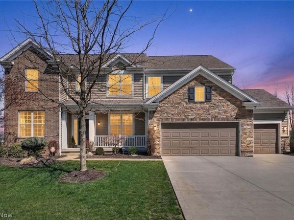 18079 Clare Court , Strongsville, OH 44149