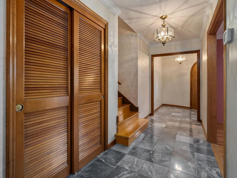 4360 Woodhall Road , Columbus, OH 43220 Photo 11