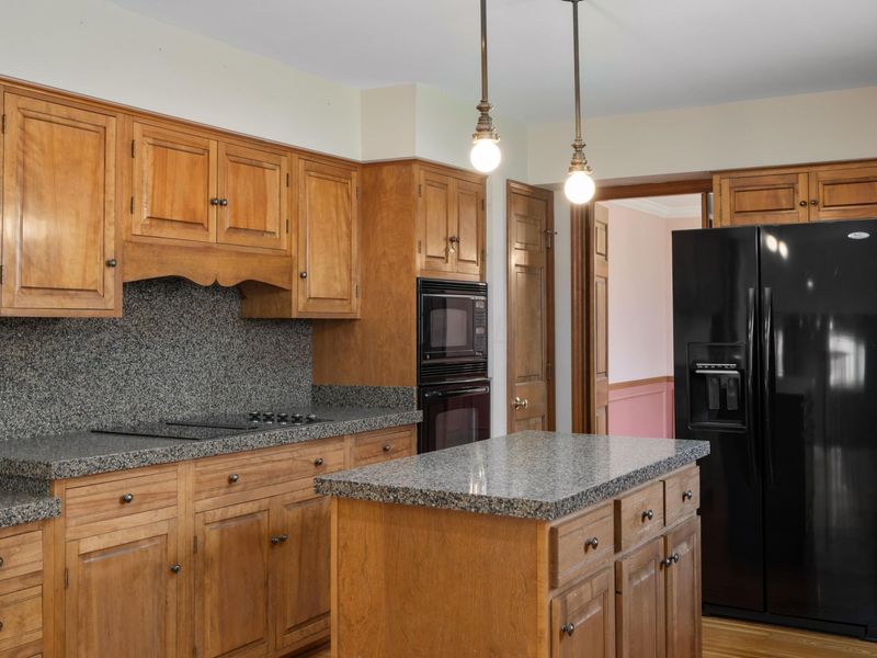 4360 Woodhall Road , Columbus, OH 43220 Photo 18