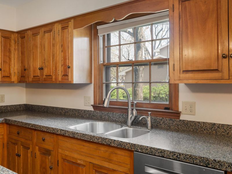 4360 Woodhall Road , Columbus, OH 43220 Photo 19