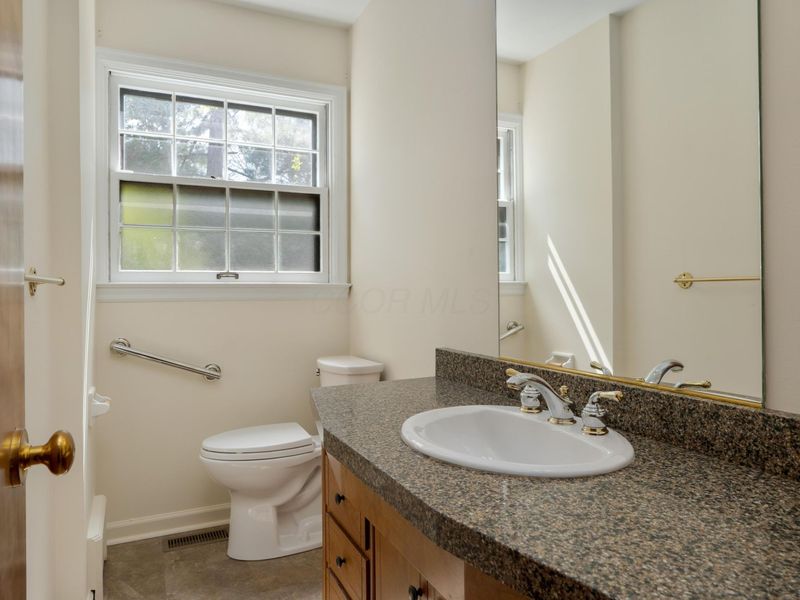 4360 Woodhall Road , Columbus, OH 43220 Photo 26