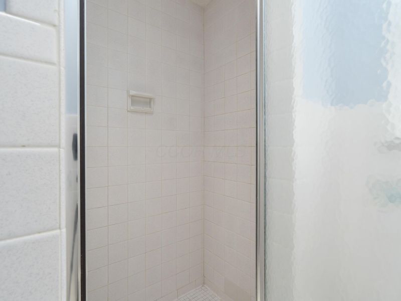 4360 Woodhall Road , Columbus, OH 43220 Photo 32