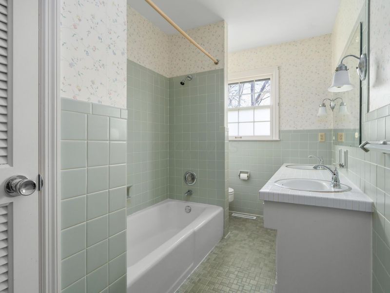 4360 Woodhall Road , Columbus, OH 43220 Photo 41