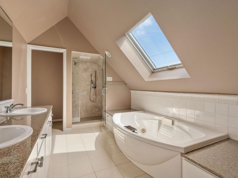 4360 Woodhall Road , Columbus, OH 43220 Photo 49