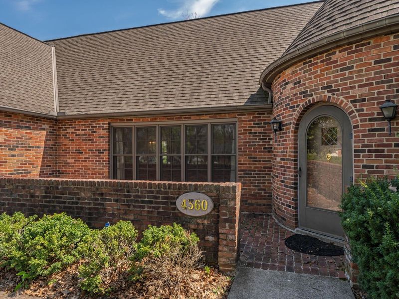 4360 Woodhall Road , Columbus, OH 43220 Photo 8