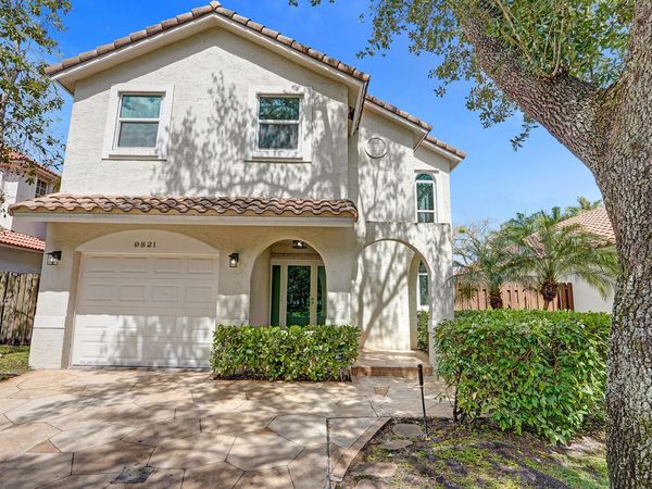 9821 NW 5th Place, Plantation, FL 33324