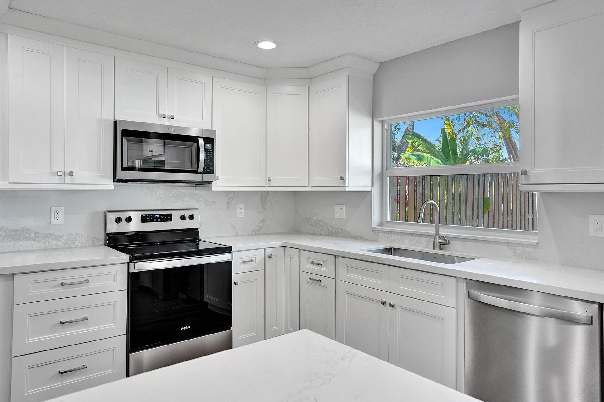 9821 NW 5th Place, Plantation, FL 33324 Photo