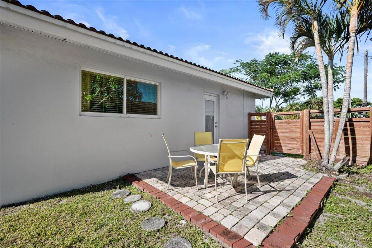 414 NE 26th Terrace, Boca Raton, FL 33431 Photo