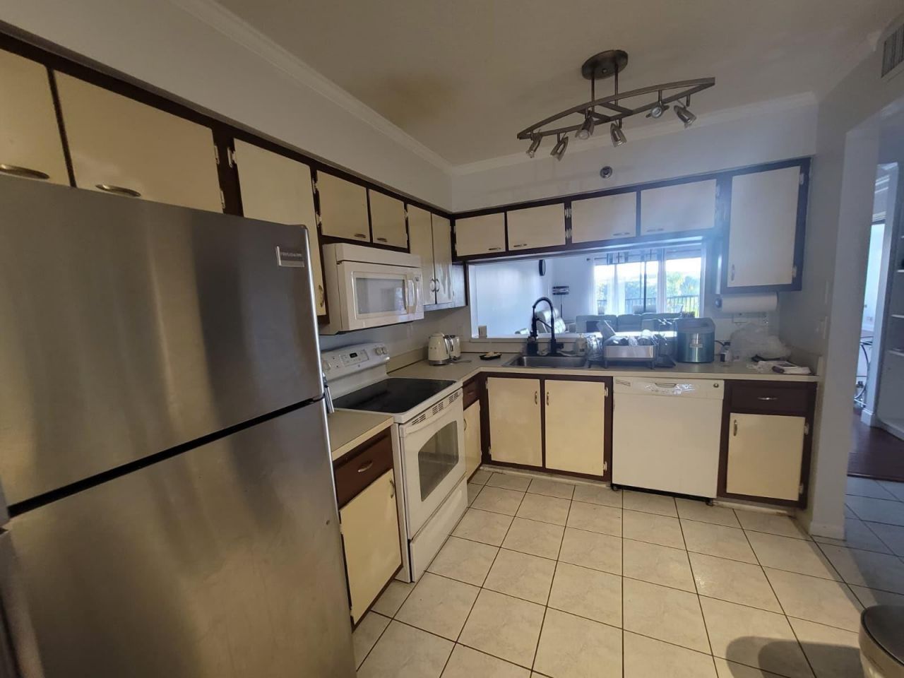 2200 S Cypress Bend Drive, Unit Apartment, Pompano Beach, FL 33069 Photo