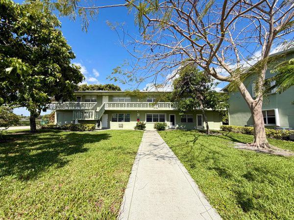 62 Easthampton C, West Palm Beach, FL 33417