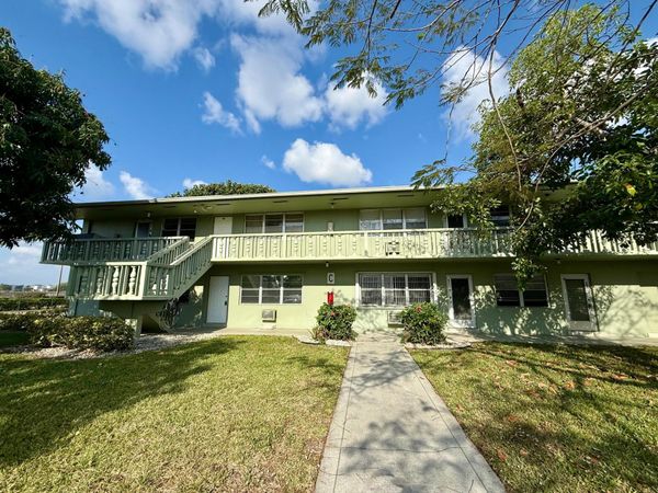 62 Easthampton C, West Palm Beach, FL 33417