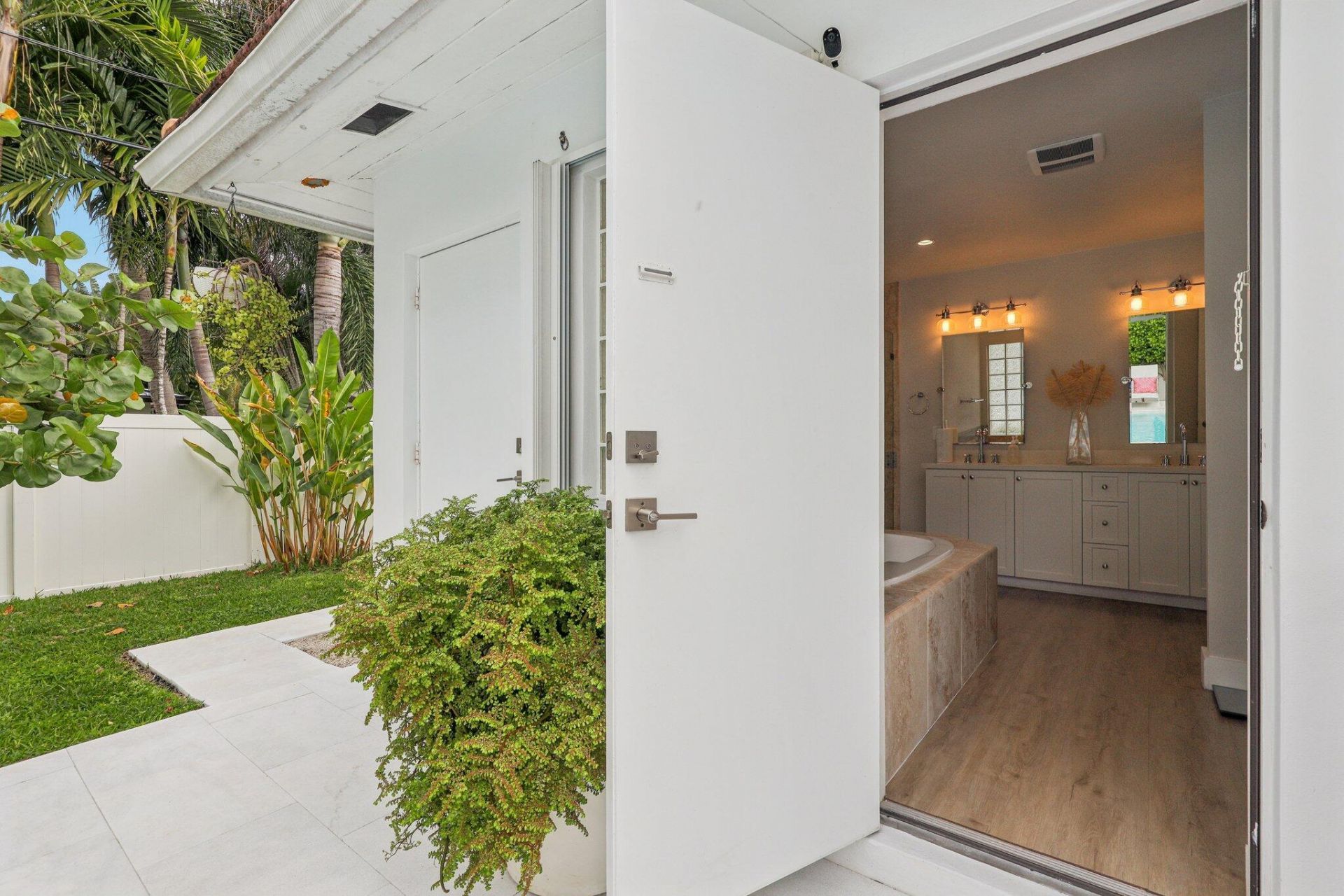 1910 NE 17th Terrace, Fort Lauderdale, FL 33305 Photo