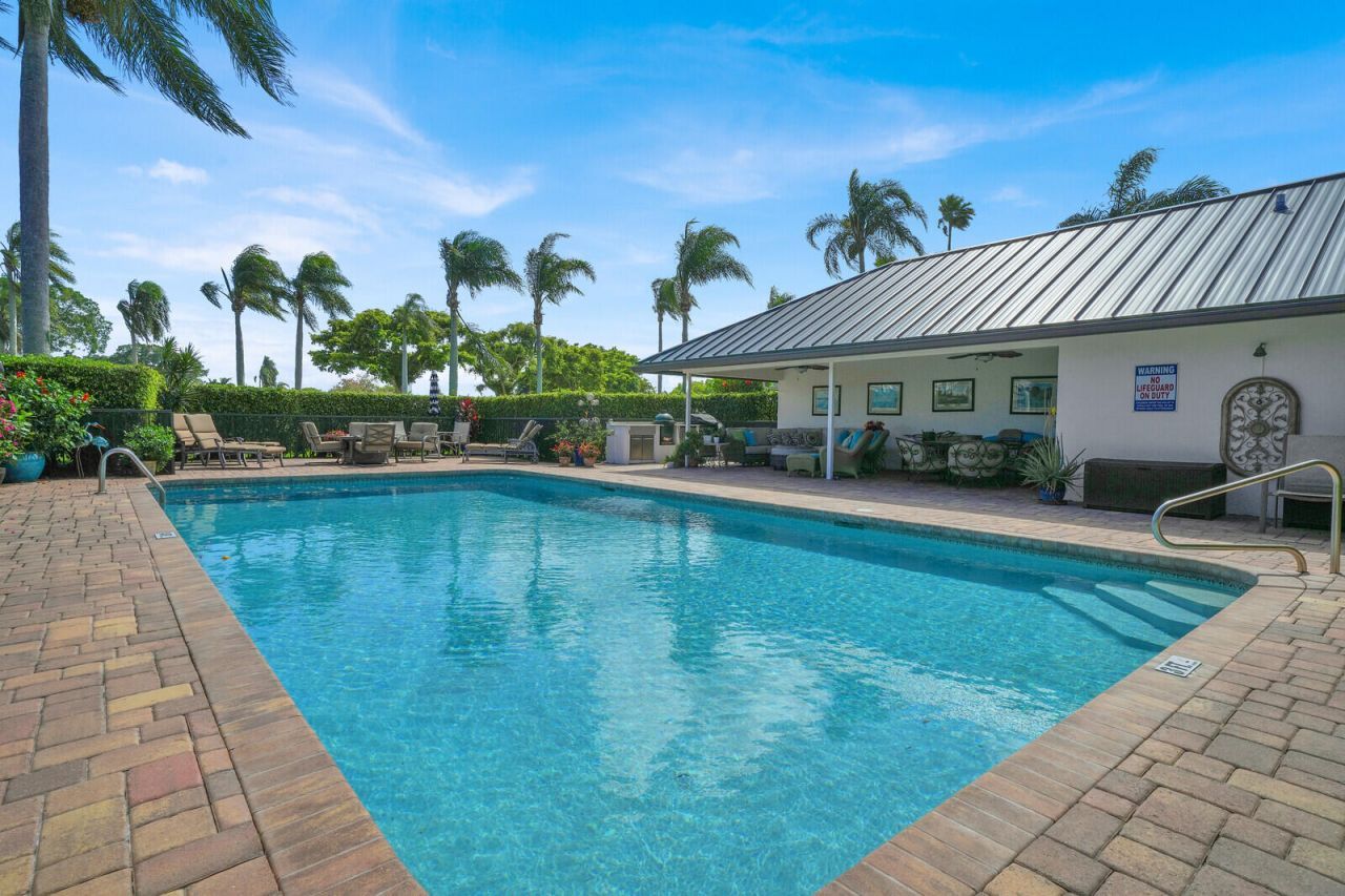 181 Atlantis Boulevard, Unit C, Atlantis, FL 33462 Photo