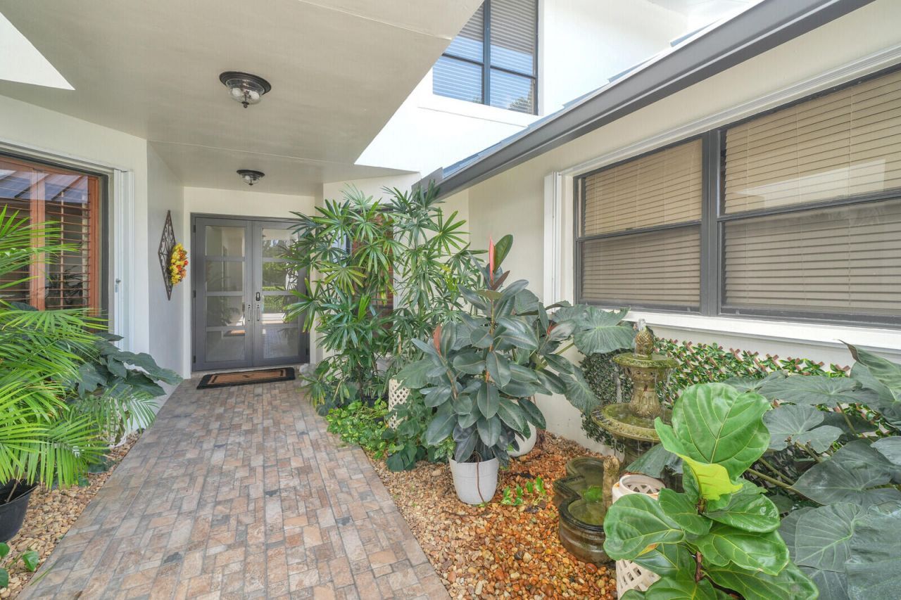 181 Atlantis Boulevard, Unit C, Atlantis, FL 33462 Photo