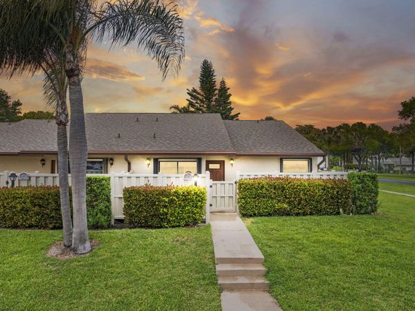 1023 Green Pine Boulevard, Unit H, West Palm Beach, FL 33409