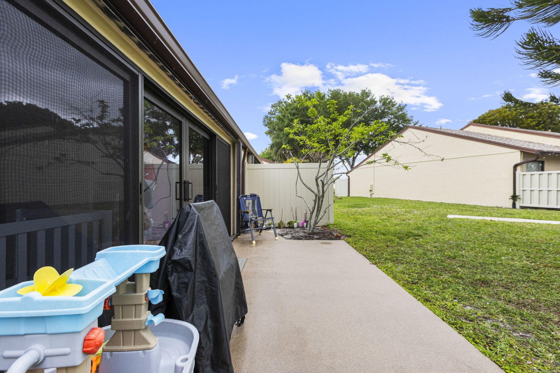 1023 Green Pine Boulevard, Unit H, West Palm Beach, FL 33409 Photo