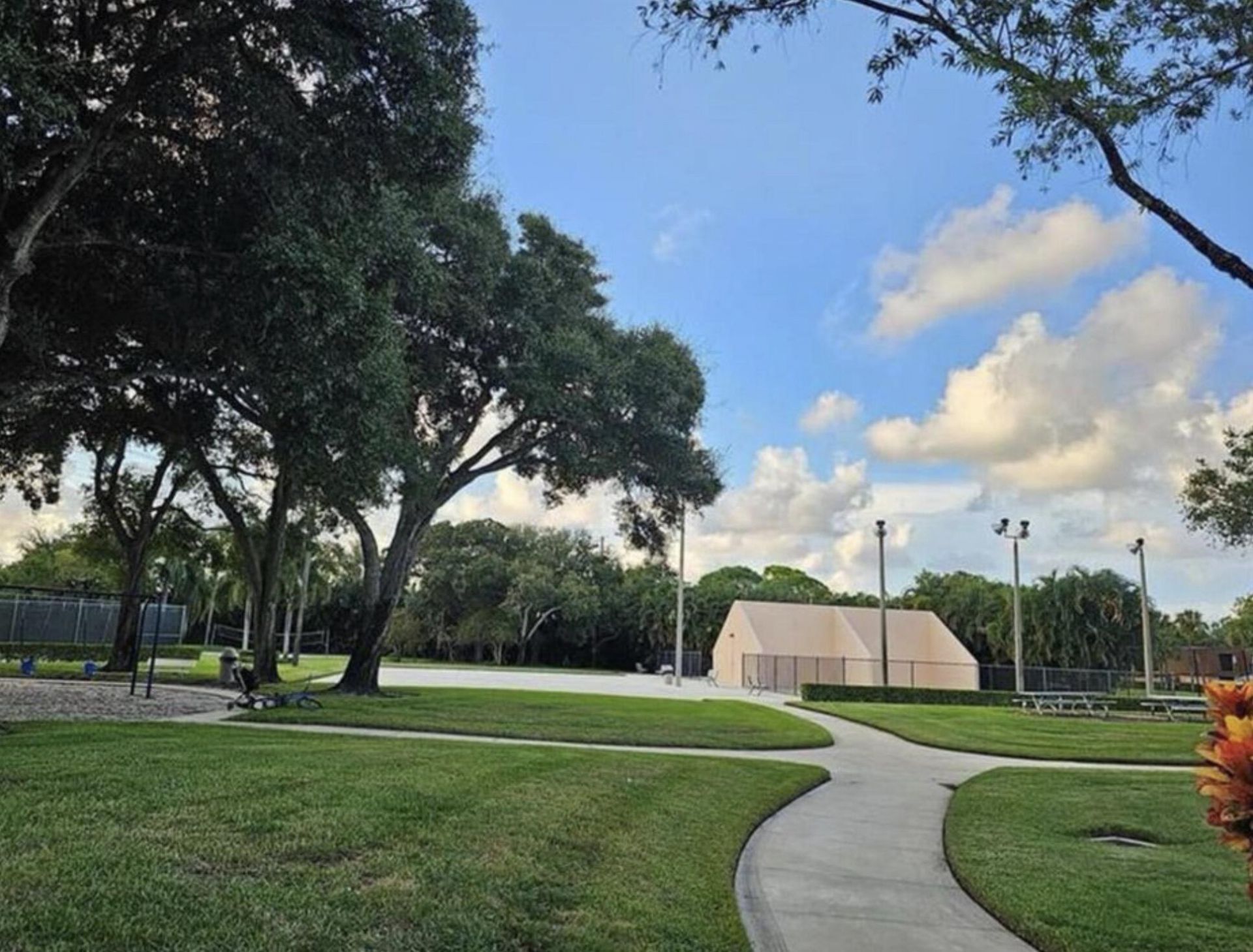 197 Charter Way, West Palm Beach, FL 33407 Photo