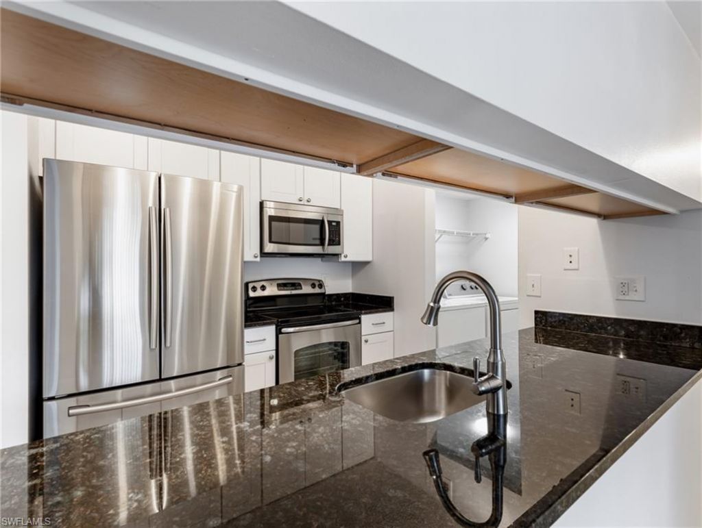 9540 Green Cypress Ln, Unit 10-B2, Fort Myers, FL 33905 Photo