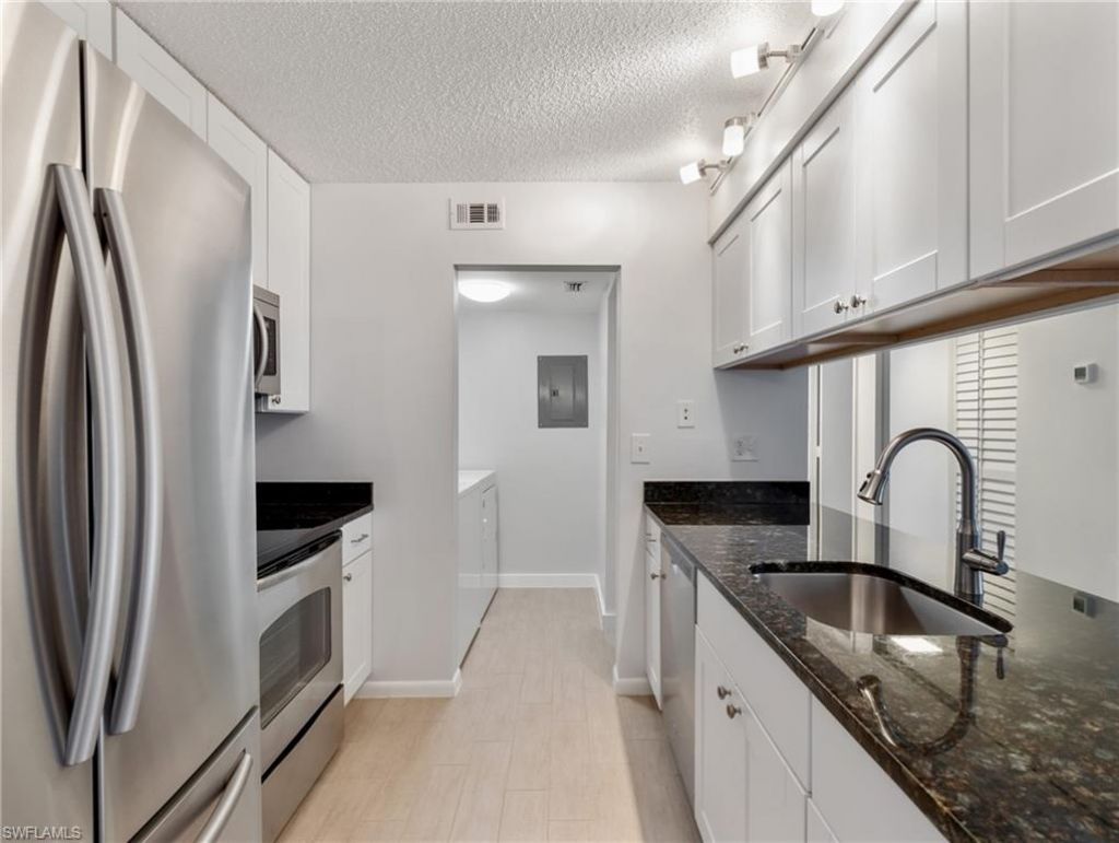 9540 Green Cypress Ln, Unit 10-B2, Fort Myers, FL 33905 Photo