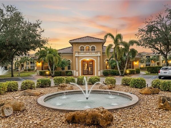 4121 Residence DR, Unit 303, FORT MYERS, FL 33901