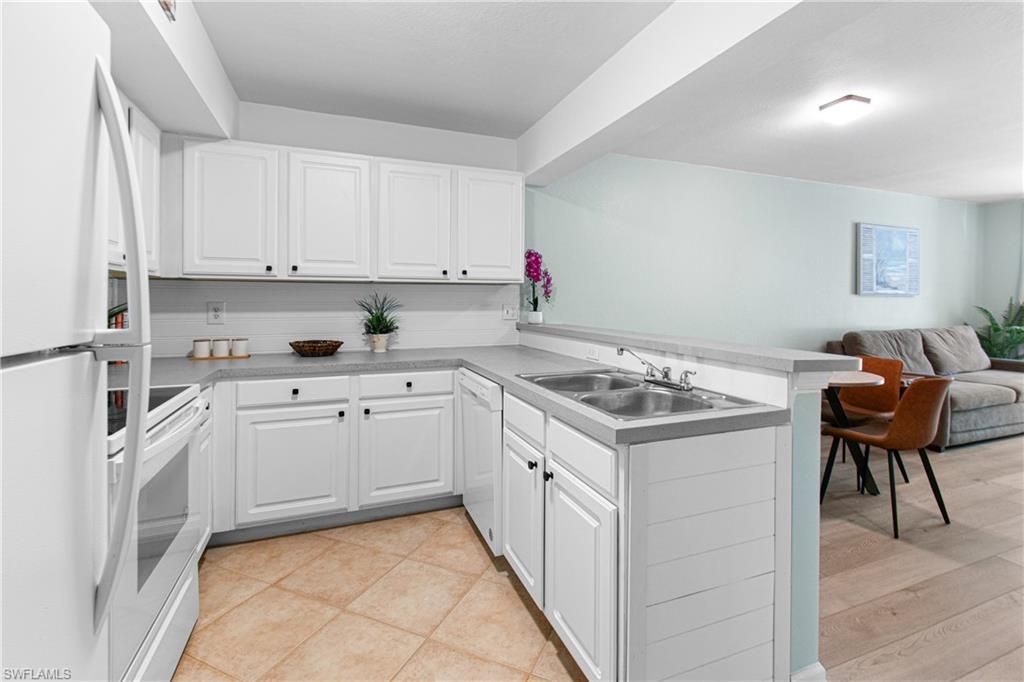 4121 Residence Dr, Unit 303, Fort Myers, FL 33901 Photo