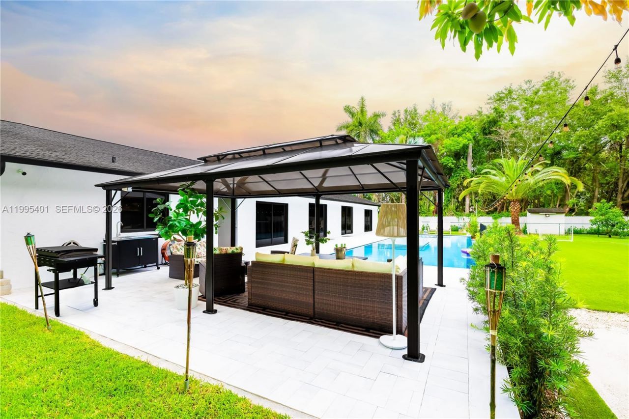 18840 SW 218th St, Miami, FL 33170 Photo