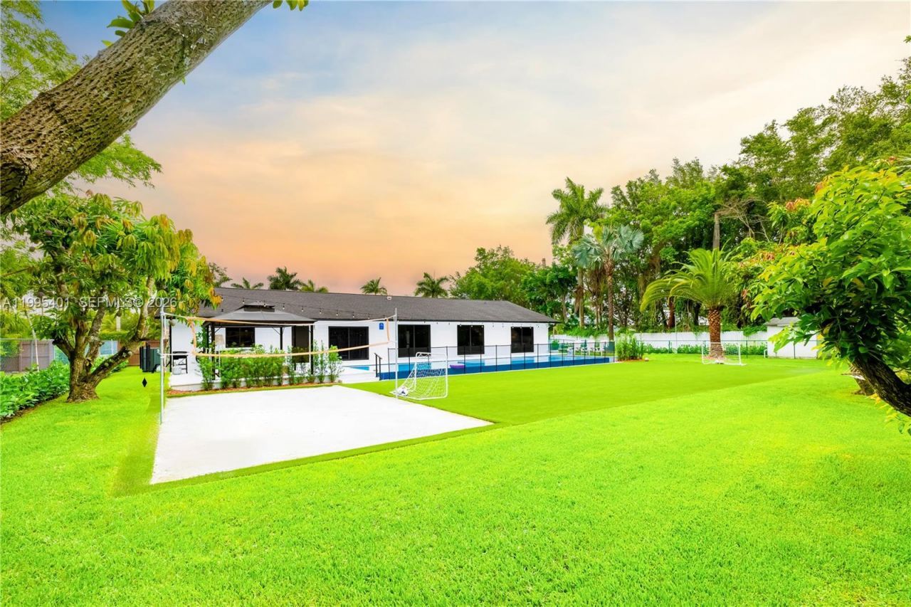 18840 SW 218th St, Miami, FL 33170 Photo