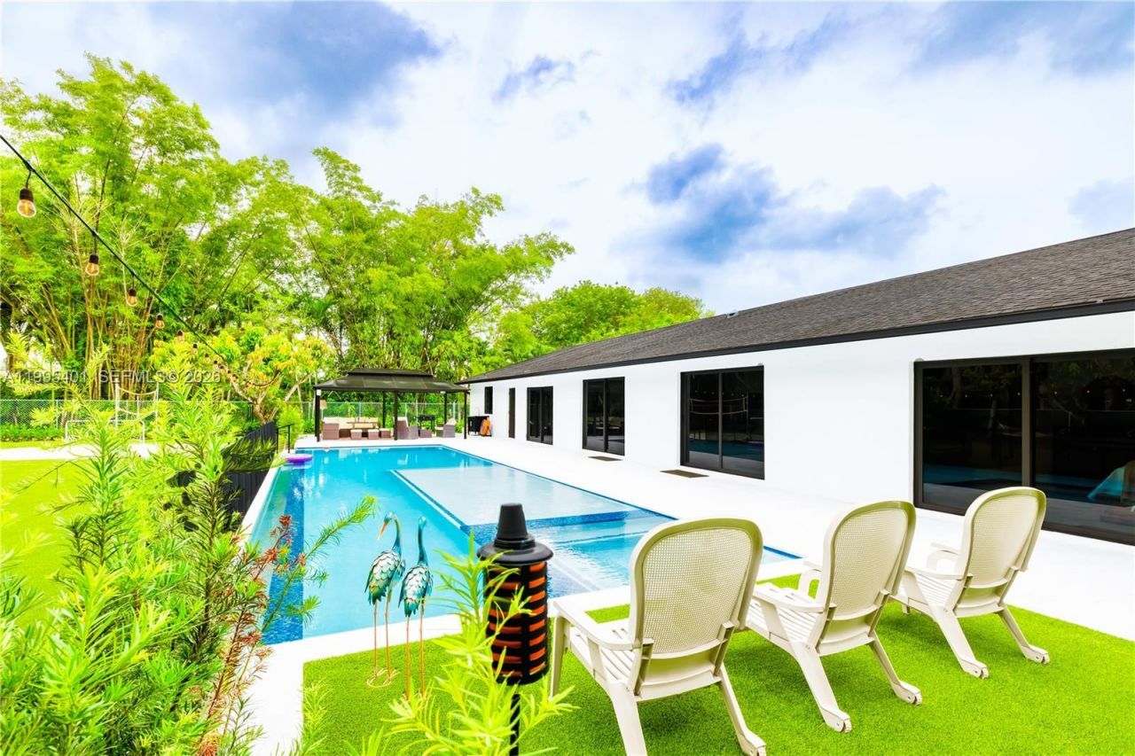 18840 SW 218th St, Miami, FL 33170 Photo