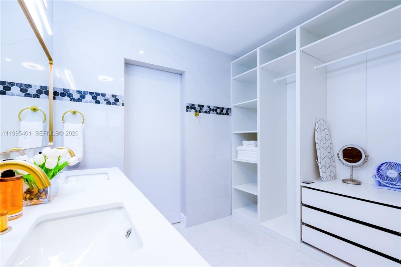 18840 SW 218th St, Miami, FL 33170 Photo