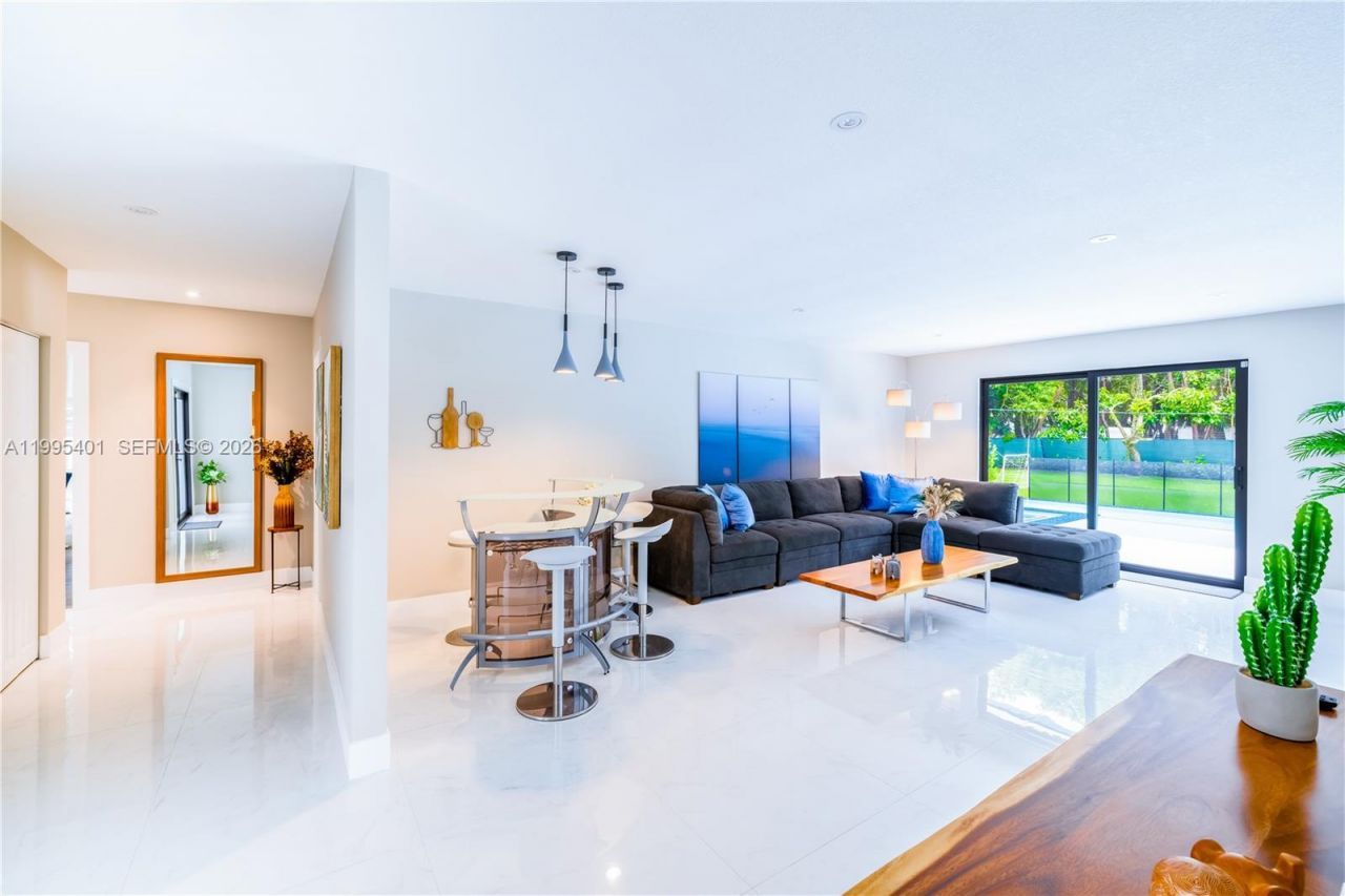 18840 SW 218th St, Miami, FL 33170 Photo